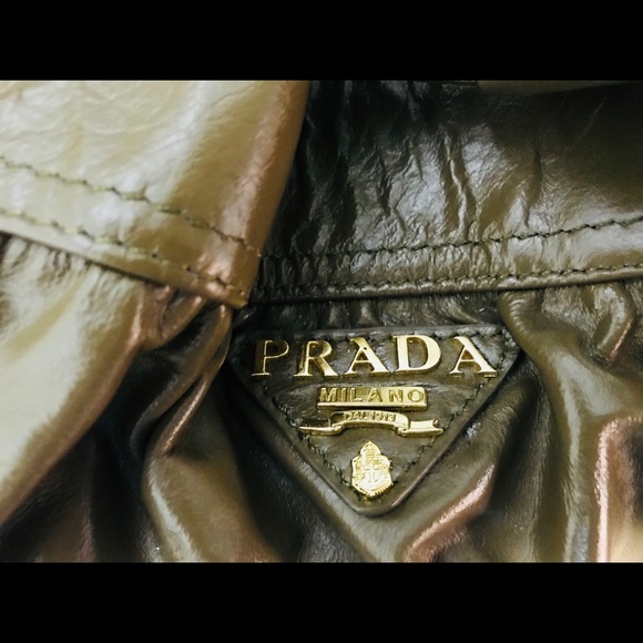 PRADA HAND BAG - Picture 3 of 8